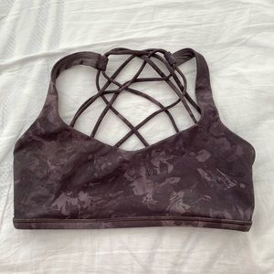 Lululemon Free to be Bra size 6